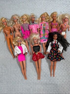 Bundle of 1966’s Barbie Dolls Some Dressed Blue & Brown Eyes Blonde & Dark Hair